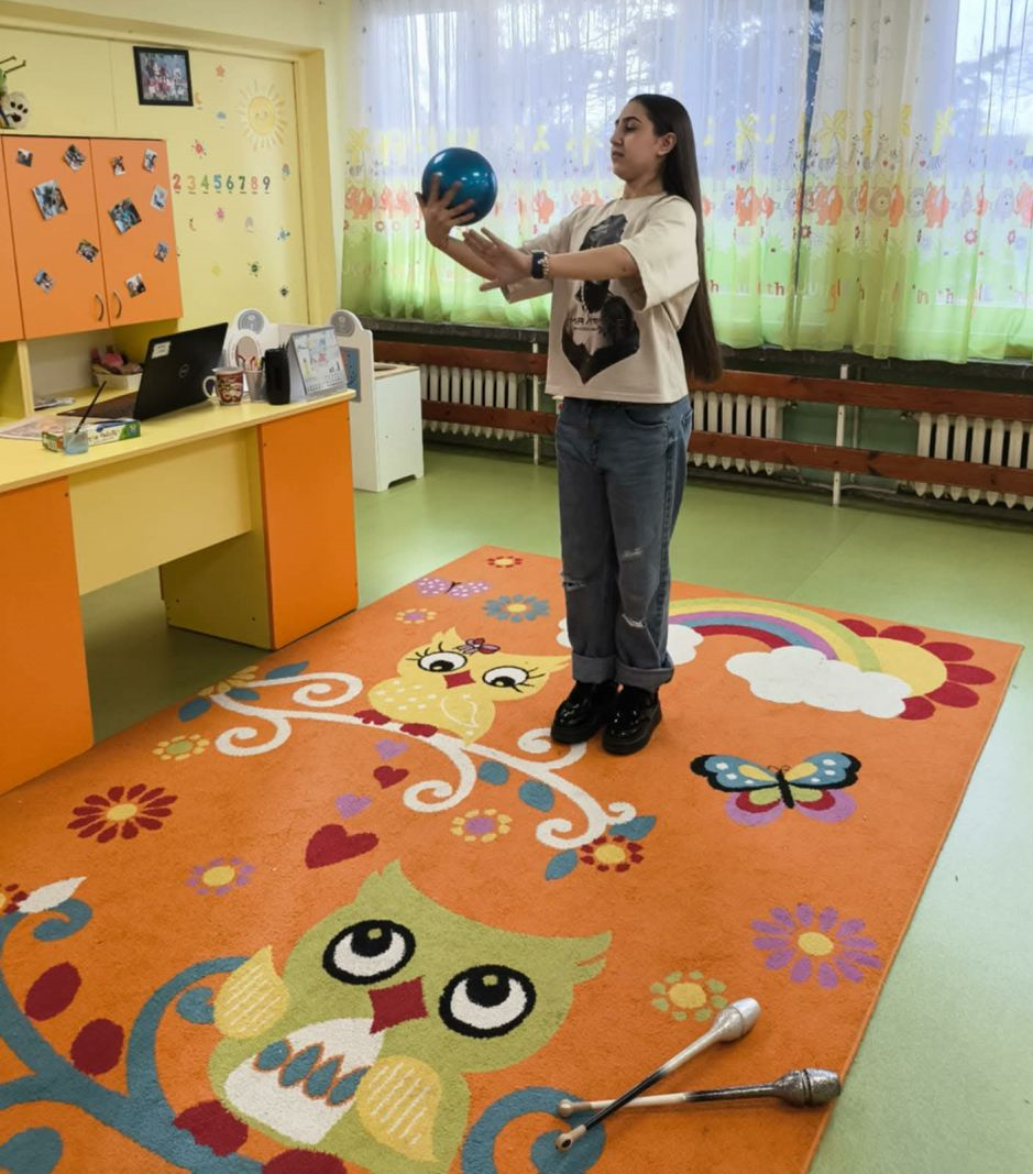 Гимнастичката Лорена Чотова - специален гост в група "Бамби" 3